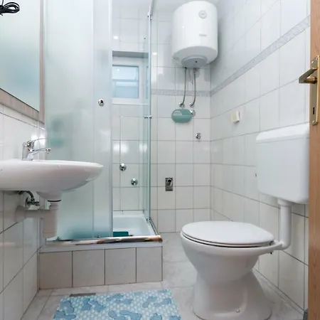 Apart Otel Emir 1 3*