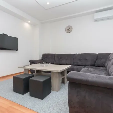 Apartmanhotel Emir 1